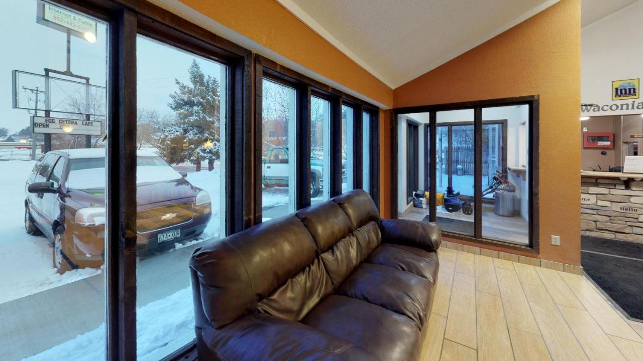 Waconia Inn And Suites Luaran gambar