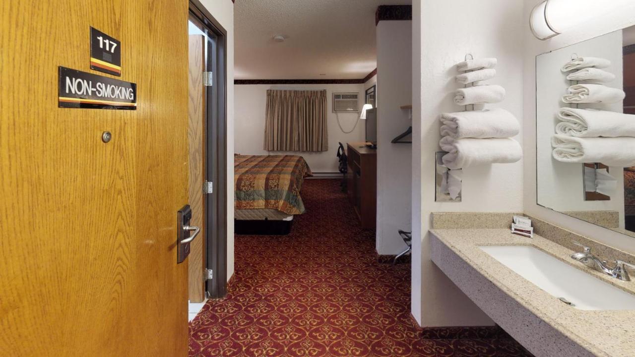 Waconia Inn And Suites Luaran gambar